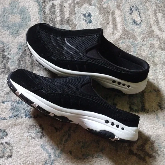 Easy Spirit Traveltime Slip-On Sneakers - Picture 1 of 9